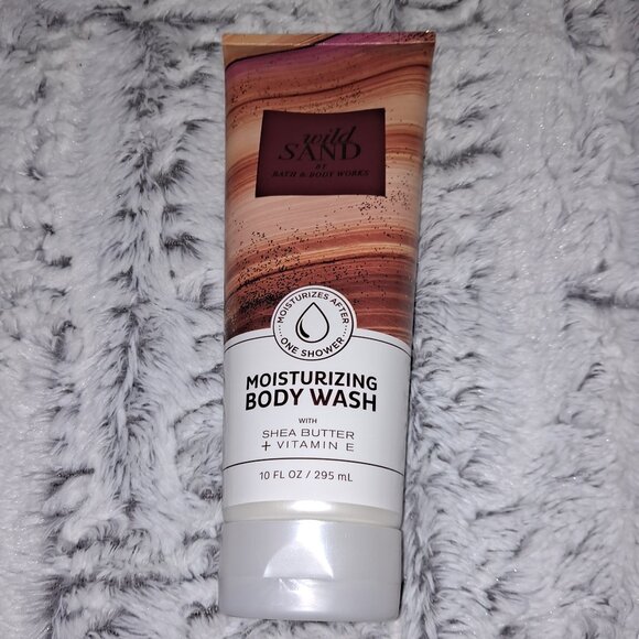 Bath & Body Works Wild Sand Moisturizing Body Wash New - Picture 1 of 2